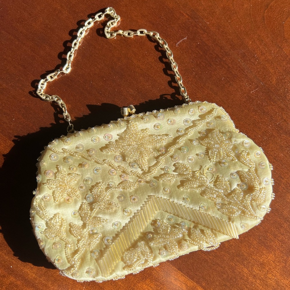 Yellow vintage beaded purse